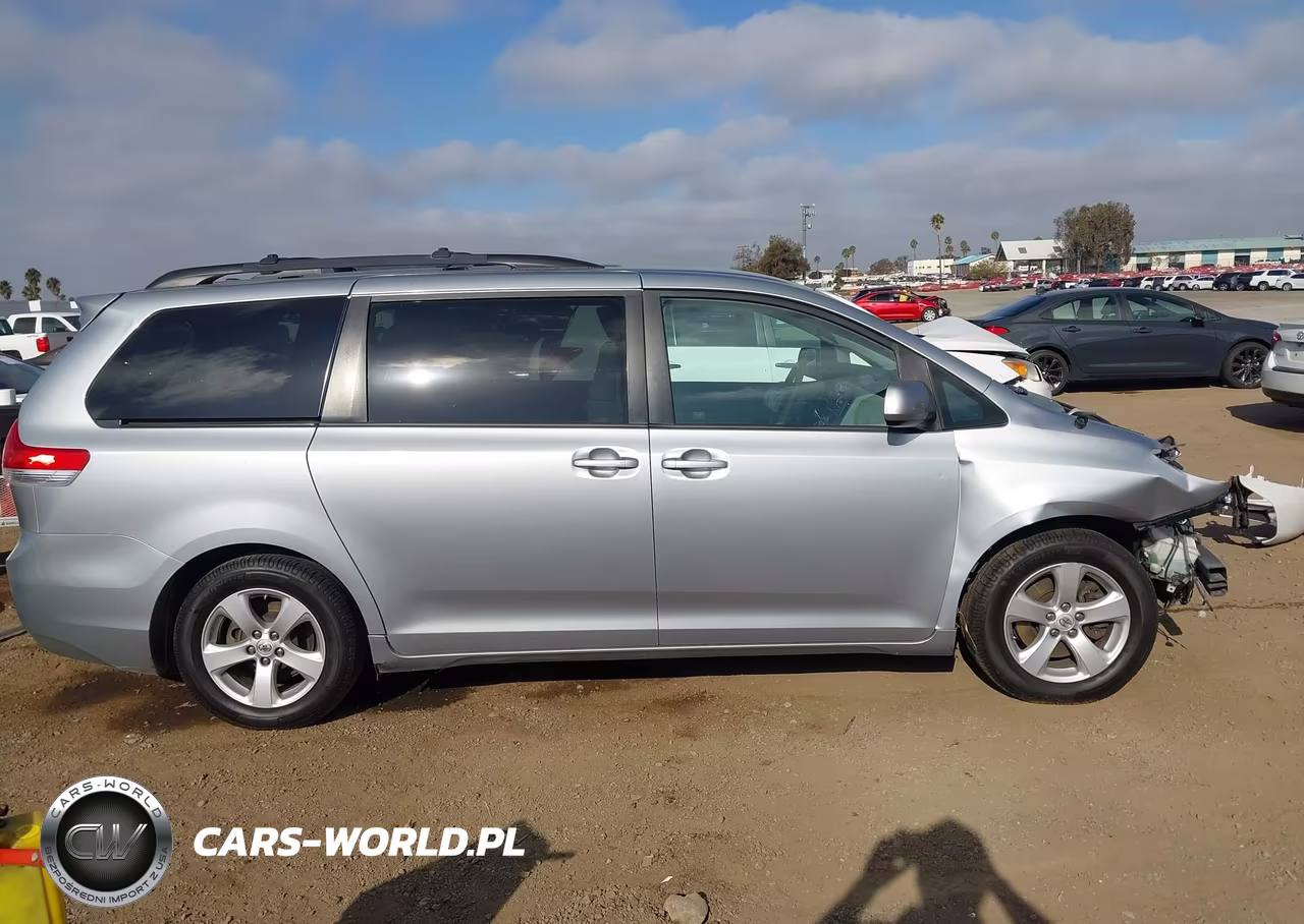 2014 Toyota Sienna Le V6 8 Passenger VIN:5TDKK3DC9ES511705 - 14