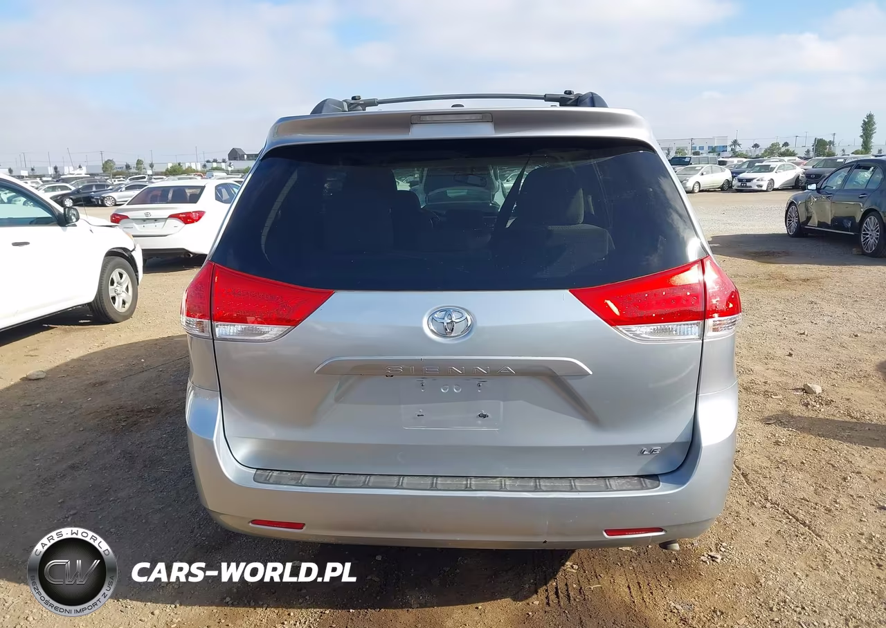 2014 Toyota Sienna Le V6 8 Passenger VIN:5TDKK3DC9ES511705 - 17