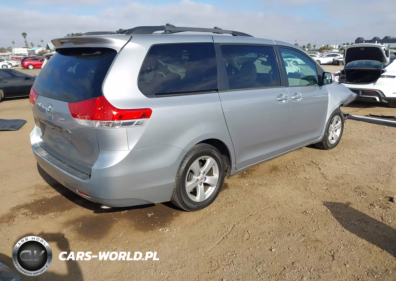 2014 Toyota Sienna Le V6 8 Passenger VIN:5TDKK3DC9ES511705 - 4