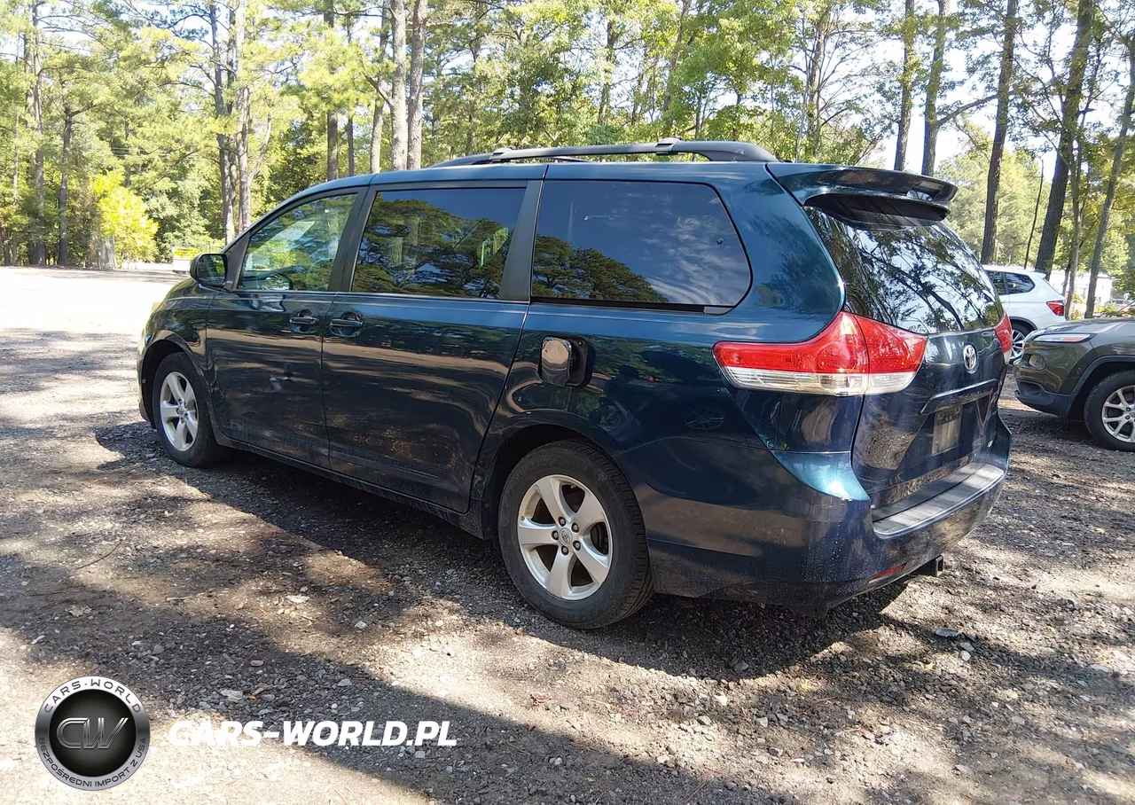 2011 Toyota Sienna Le V6 VIN:5TDKK3DC6BS162725 - 3
