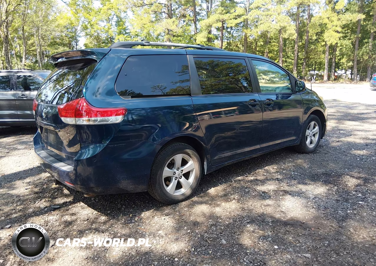 2011 Toyota Sienna Le V6 VIN:5TDKK3DC6BS162725 - 4