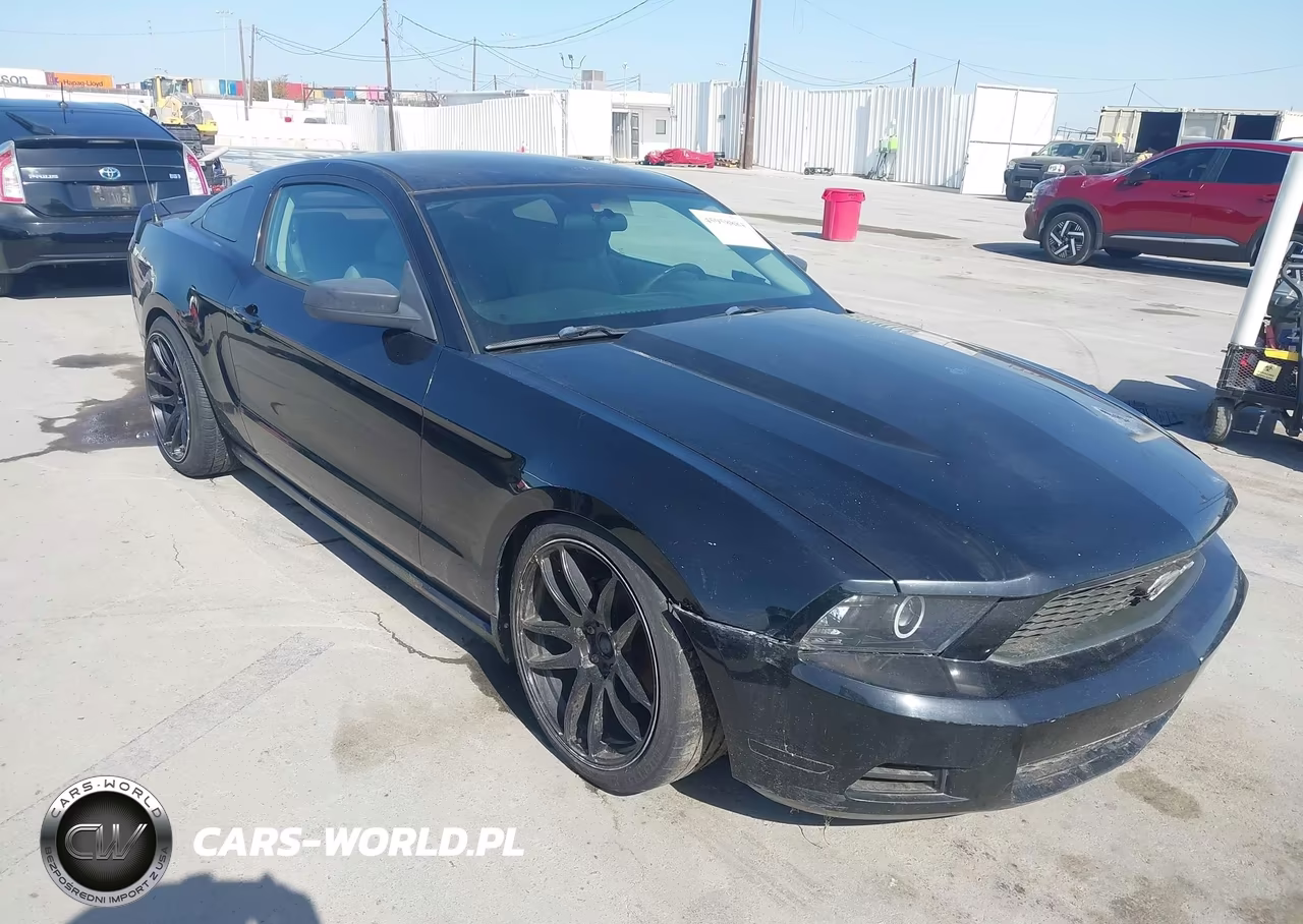 2010 Ford Mustang V6-V6 Premium