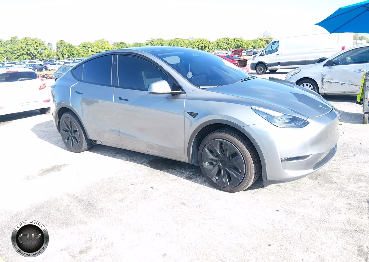 2025 Tesla Model Y Long Range Dual Motor All-Wheel Drive – zdjęcie 1 z 18
