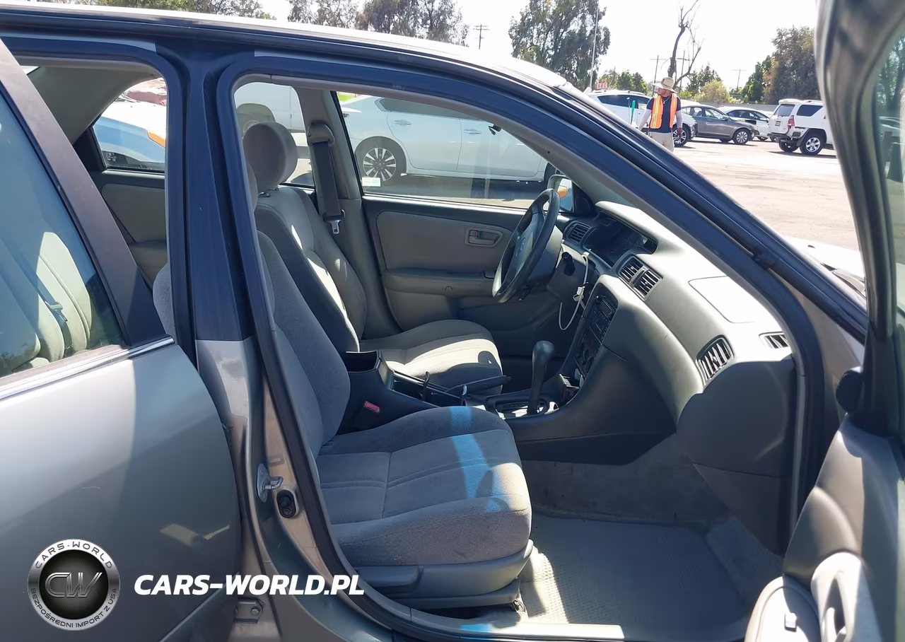 2001 Toyota Camry Le VIN:JT2BG22K910606115 - 5