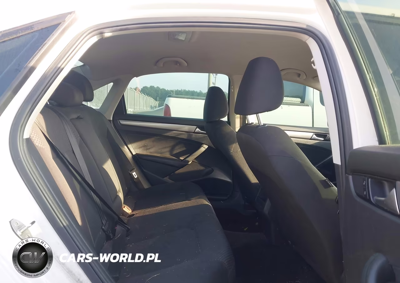 2015 Volkswagen Passat 1.8T S VIN:1VWAS7A33FC071729 - 8
