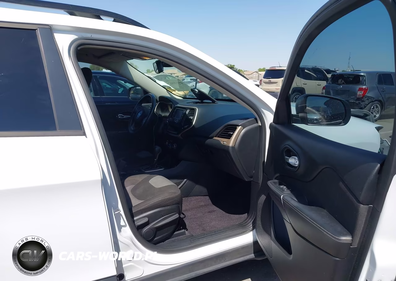 2016 Jeep Cherokee Altitude VIN:1C4PJLAB1GW315314 - 5