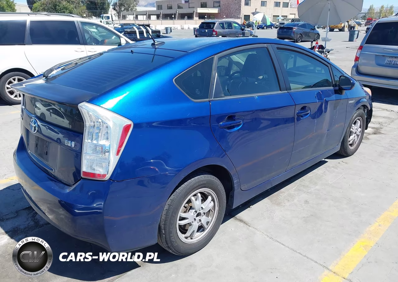 2011 Toyota Prius Three VIN:JTDKN3DU9B1428445 - 4