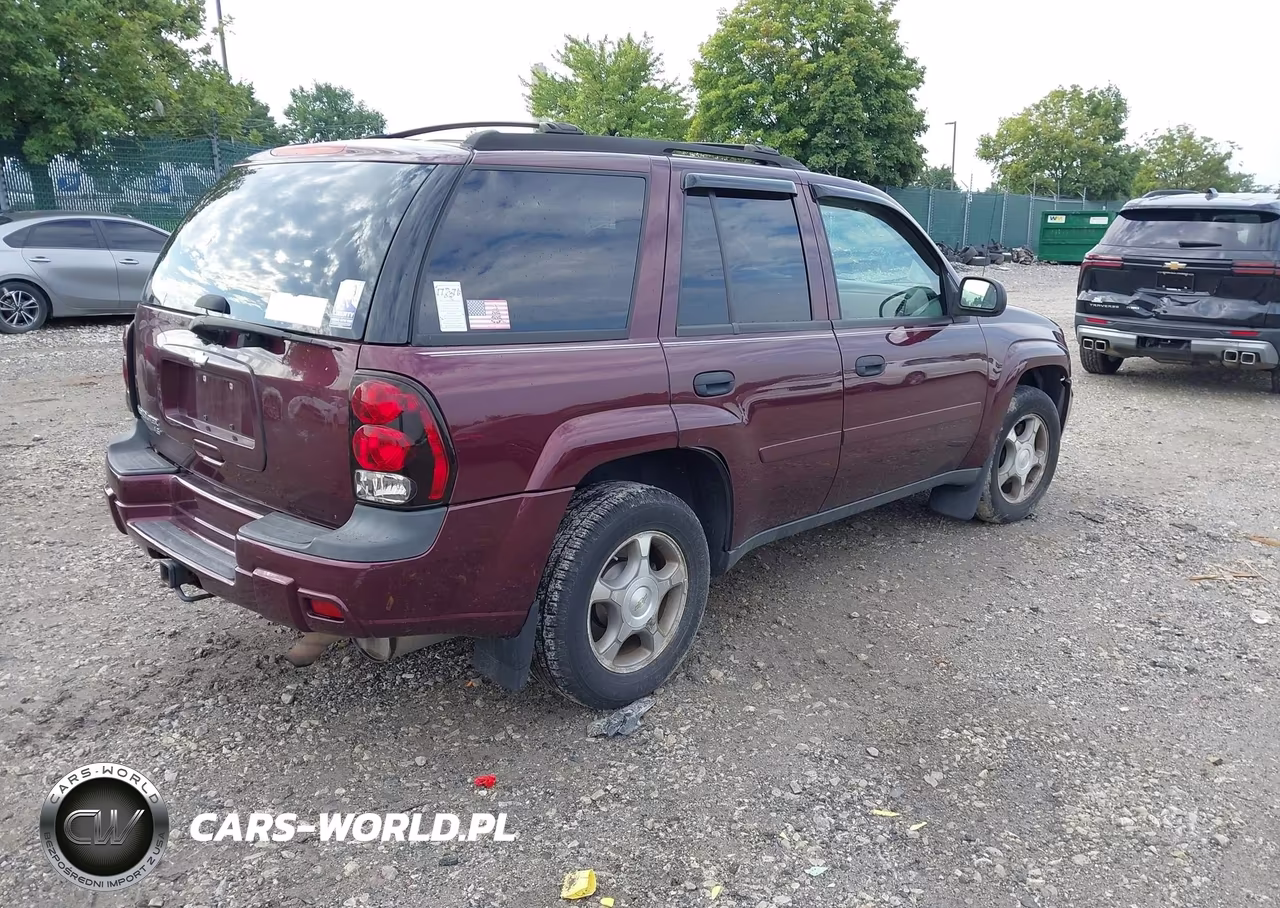 2007 Chevrolet Trailblazer Ls VIN:1GNDT13S372299484 - 4