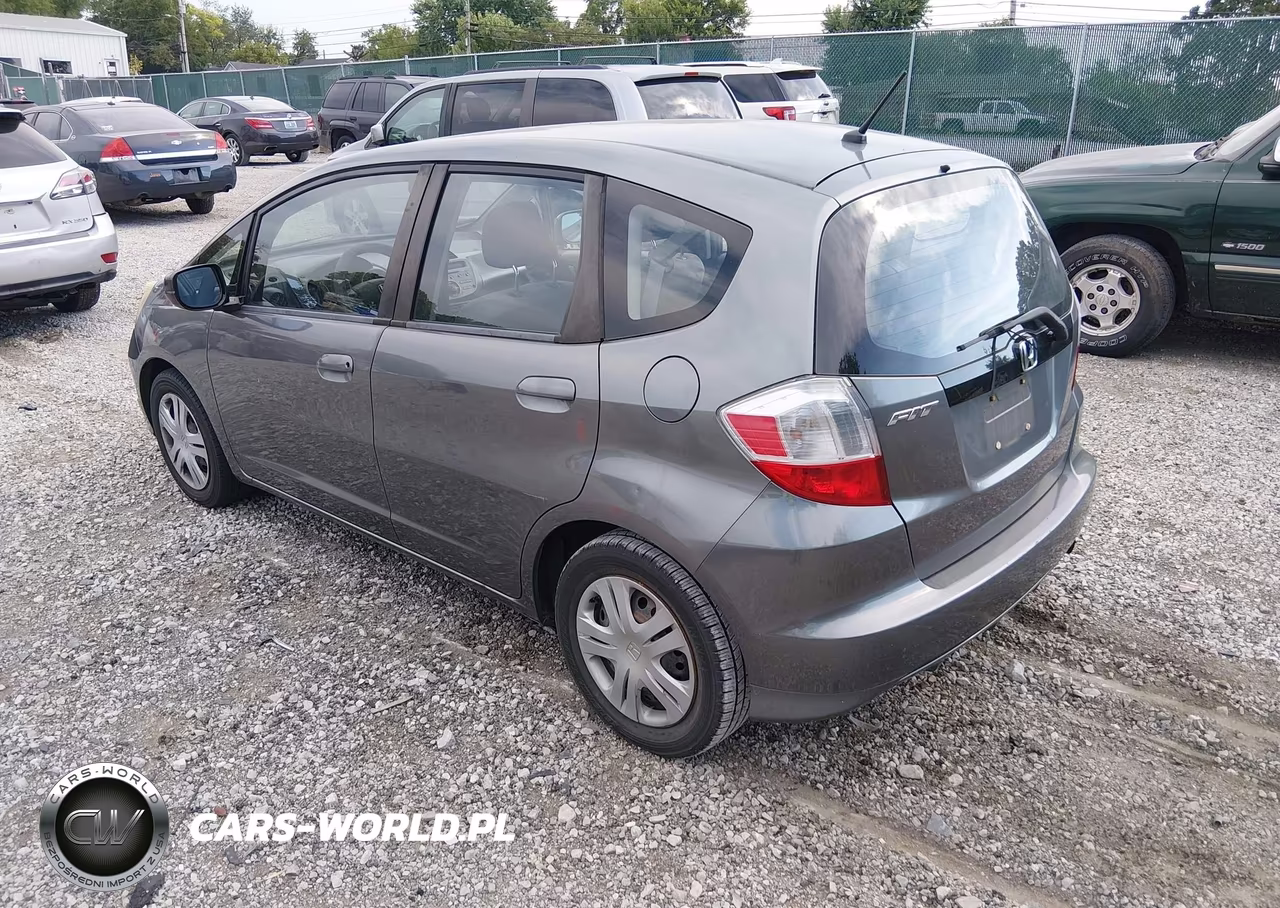 2011 Honda Fit VIN:JHMGE8H35BC010567 - 3