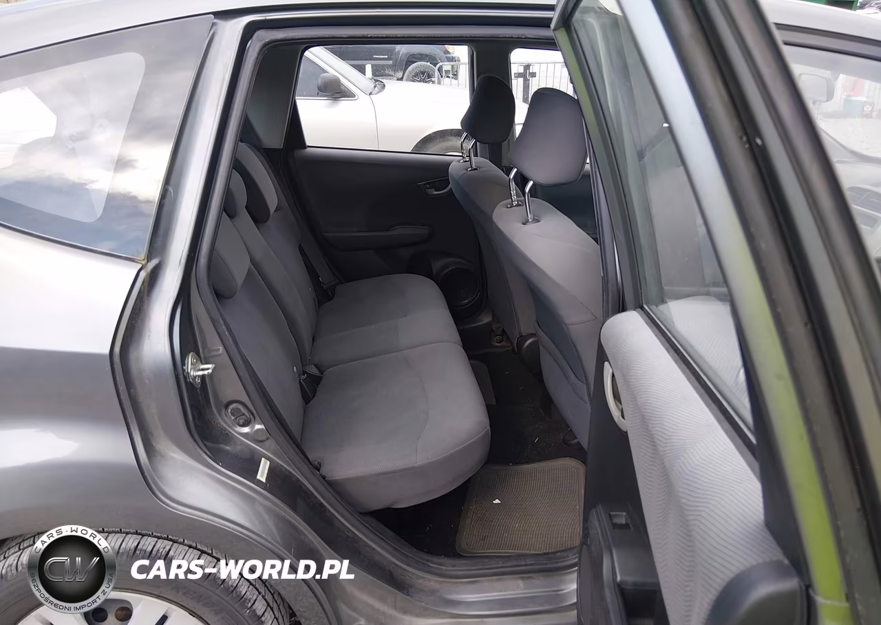 2011 Honda Fit VIN:JHMGE8H35BC010567 - 8
