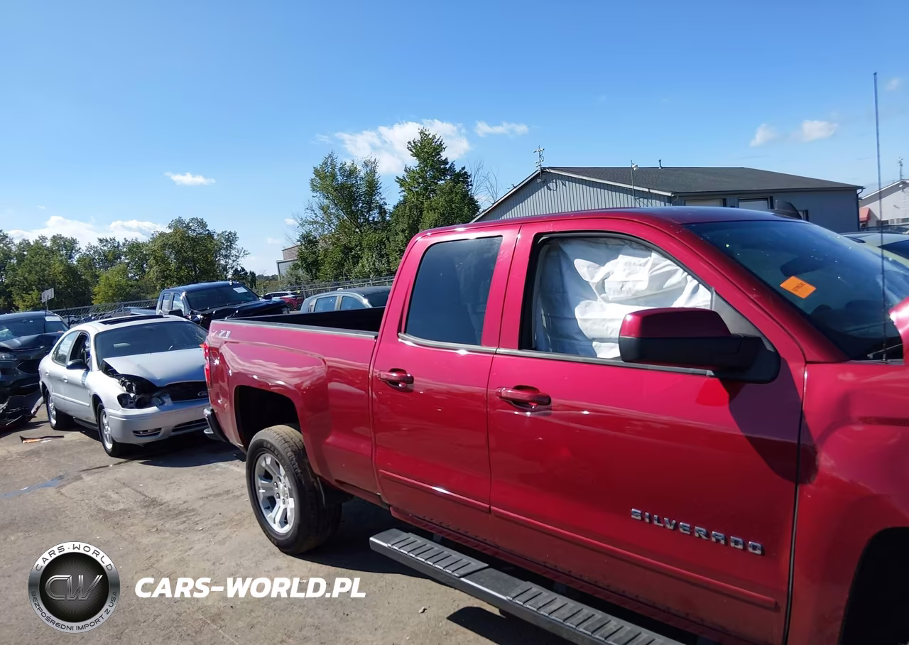 2018 Chevrolet Silverado 1500 2Lt VIN:1GCVKREC1JZ380440 - 13