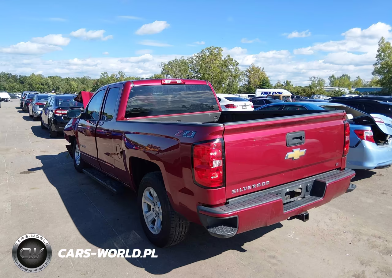 2018 Chevrolet Silverado 1500 2Lt VIN:1GCVKREC1JZ380440 - 3