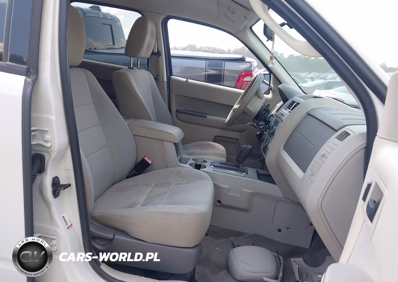 2010 Ford Escape Xlt VIN:1FMCU0D75AKB48882 - 5