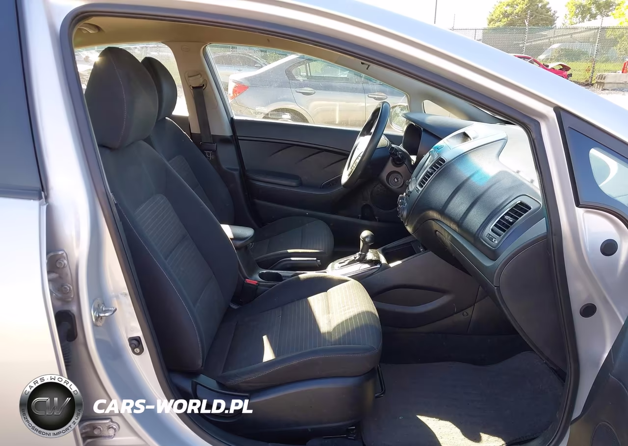 2018 Kia Forte Lx VIN:3KPFL4A77JE197794 - 5