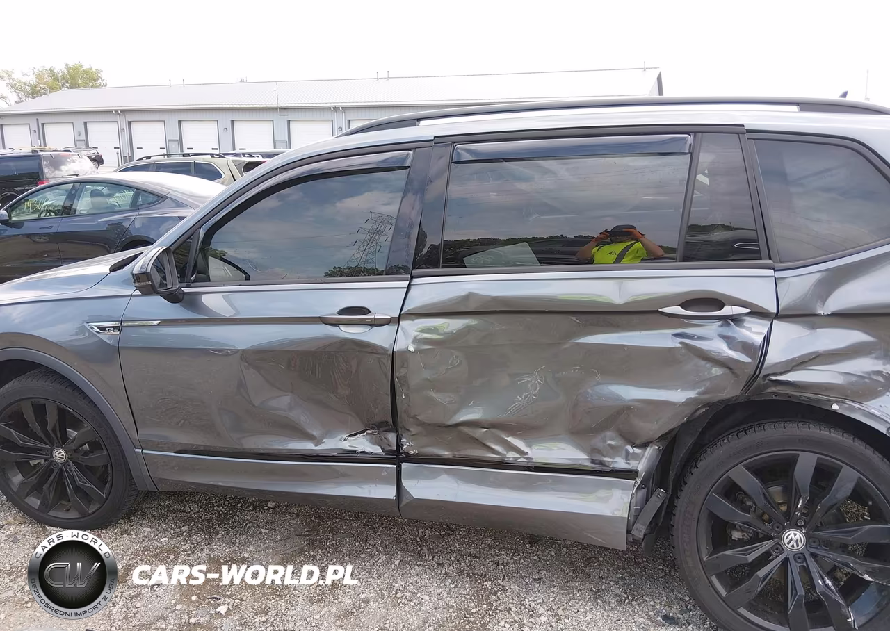2020 Volkswagen Tiguan 2.0T Se-2.0T Se R-Line Black-2.0T Sel VIN:3VV2B7AX0LM131360 - 14