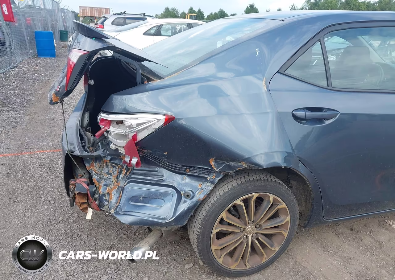 2015 Toyota Corolla S Plus VIN:2T1BURHE7FC353514 - 17