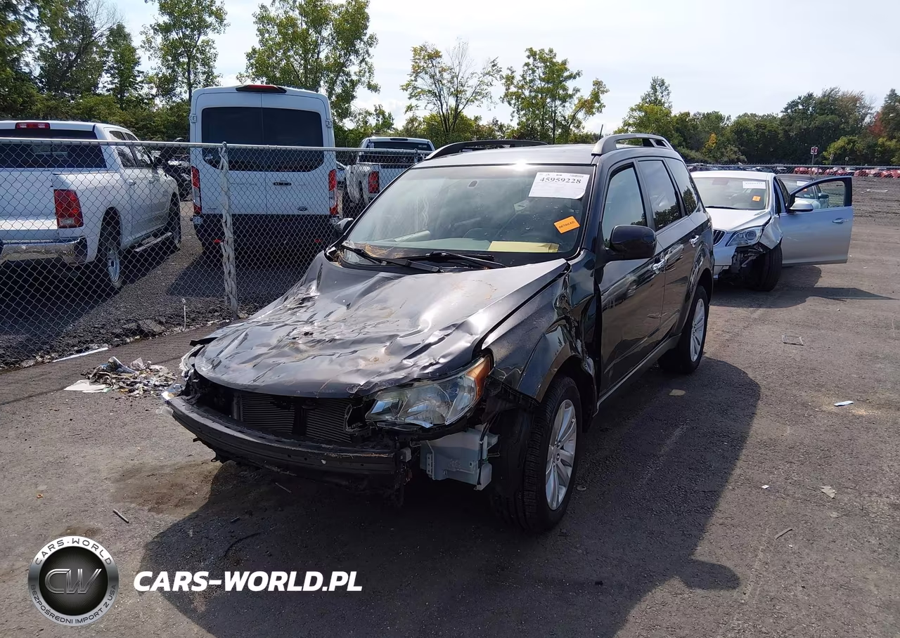 2013 Subaru Forester 2.5X Premium VIN:JF2SHADC5DH434807 - 2