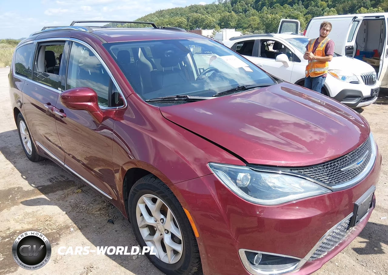 2018 Chrysler Pacifica Touring L Plus