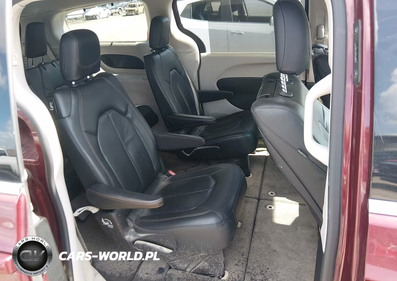 2018 Chrysler Pacifica Touring L Plus VIN:2C4RC1EG7JR315489 - 8