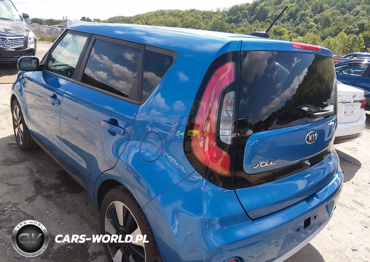 2018 Kia Soul + VIN:KNDJP3A56J7587020 - 3