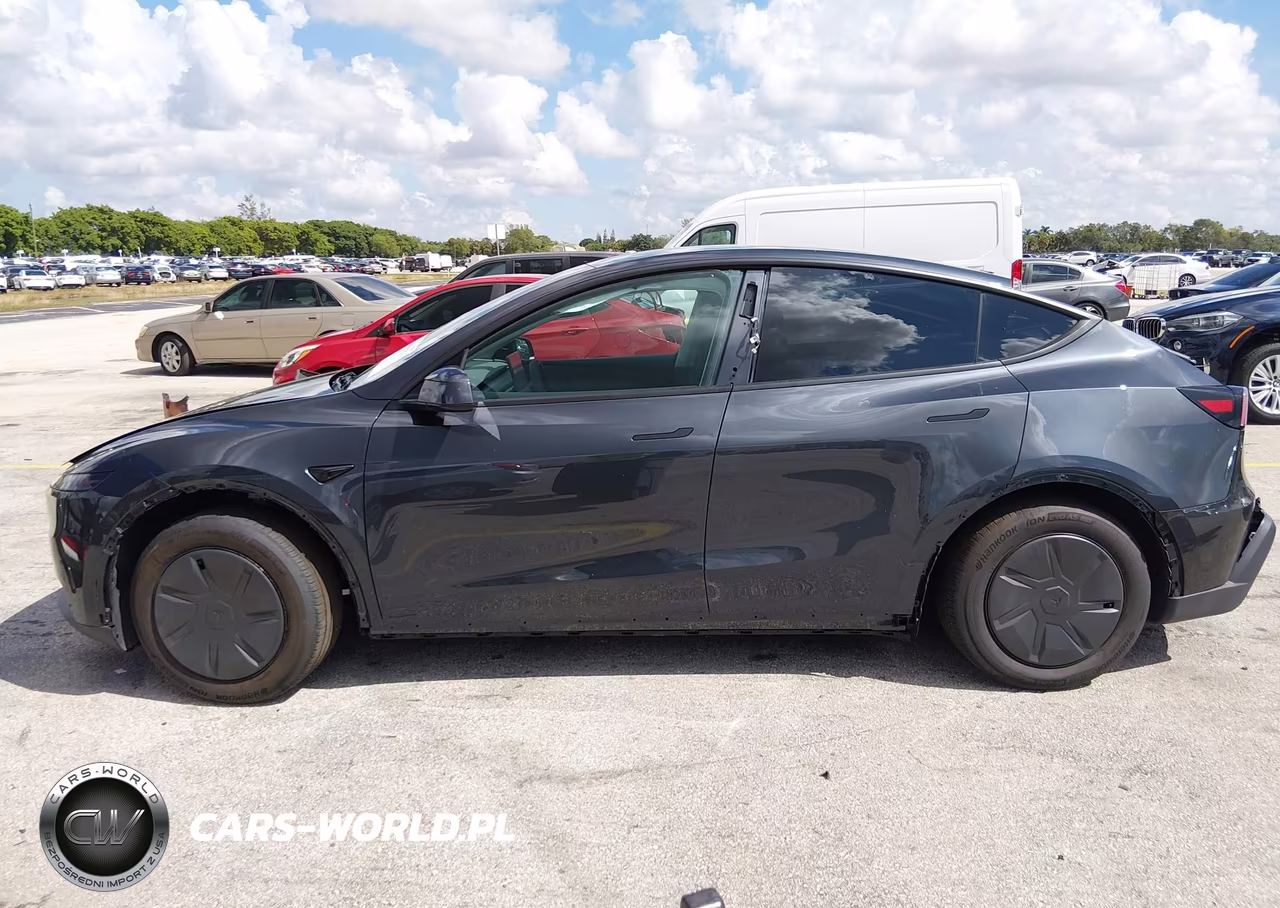 2026 Tesla Model Y All-Wheel Drive-Long Range Launch Series-Premium All-Wheel Drive VIN:7SAYGDEE5TA636199 - 14