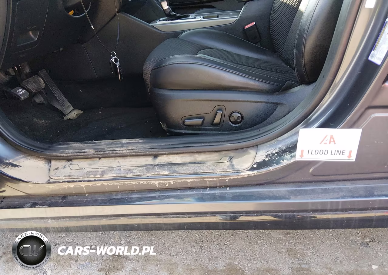 2019 Kia Optima S VIN:5XXGT4L36KG286814 - 6