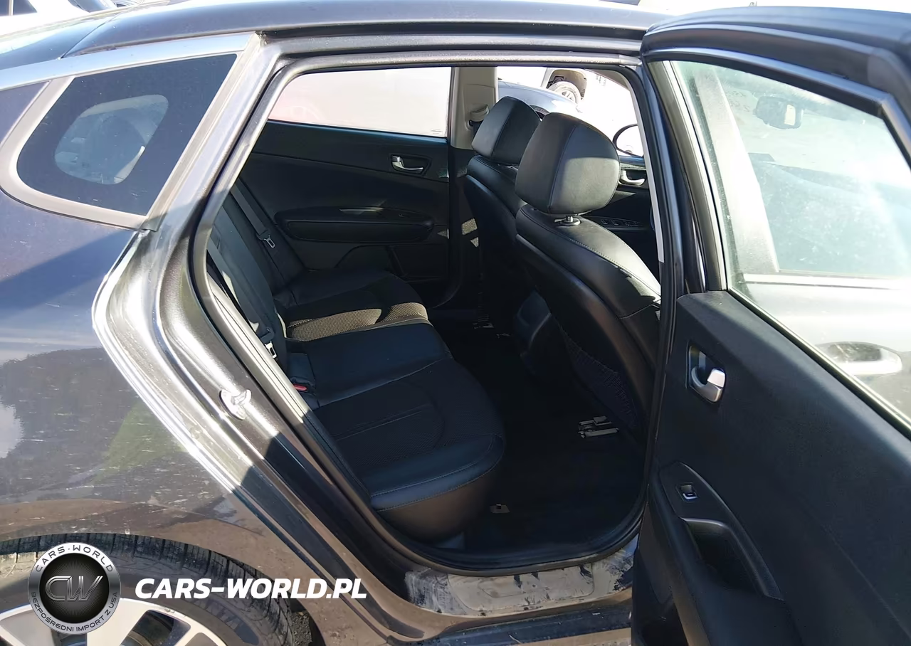 2019 Kia Optima S VIN:5XXGT4L36KG286814 - 8