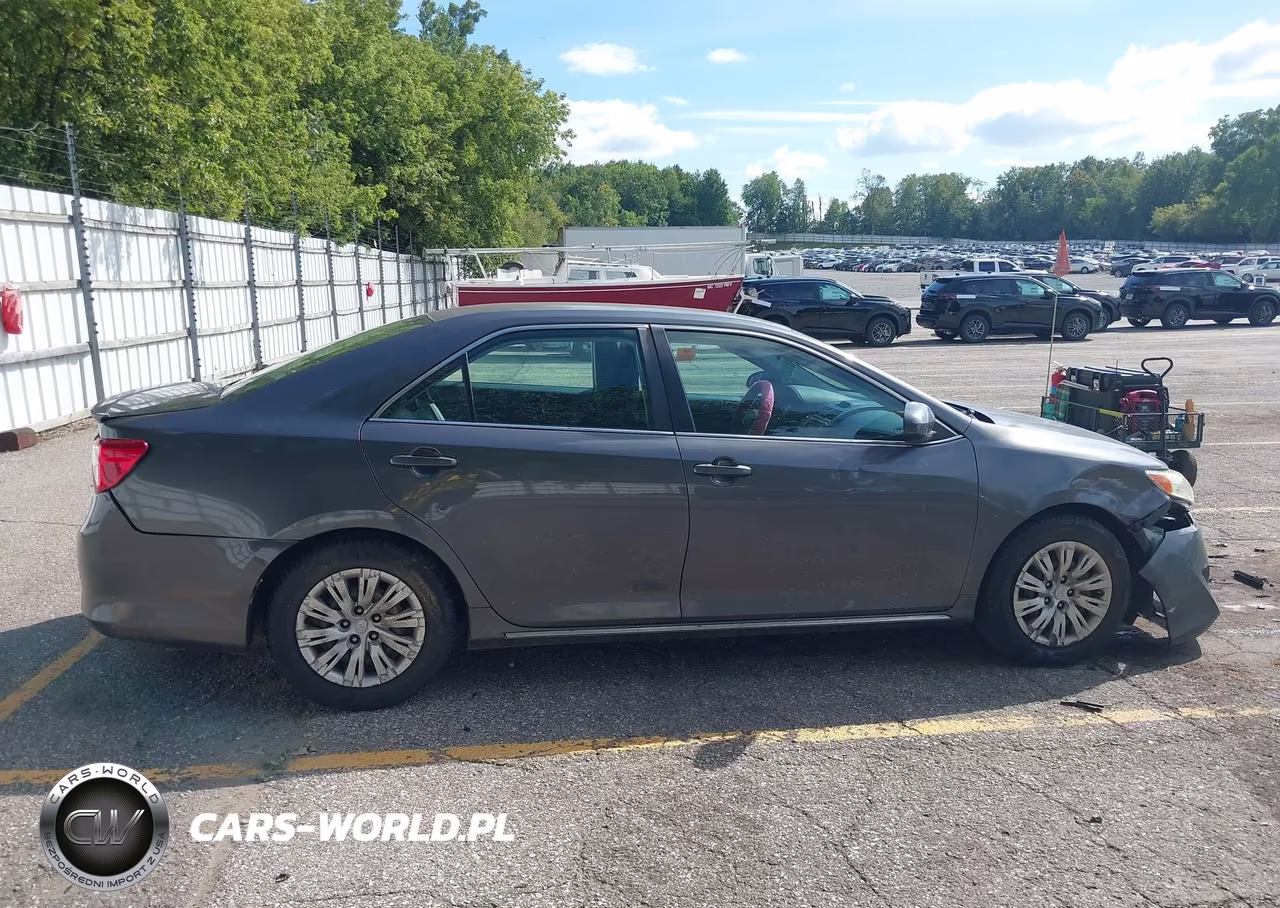 2013 Toyota Camry Le VIN:4T1BF1FK1DU236589 - 14