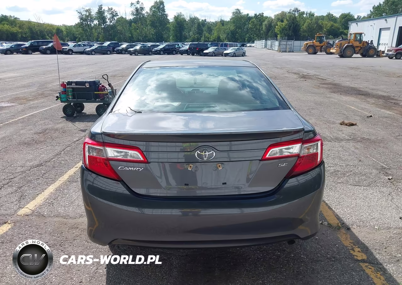2013 Toyota Camry Le VIN:4T1BF1FK1DU236589 - 17