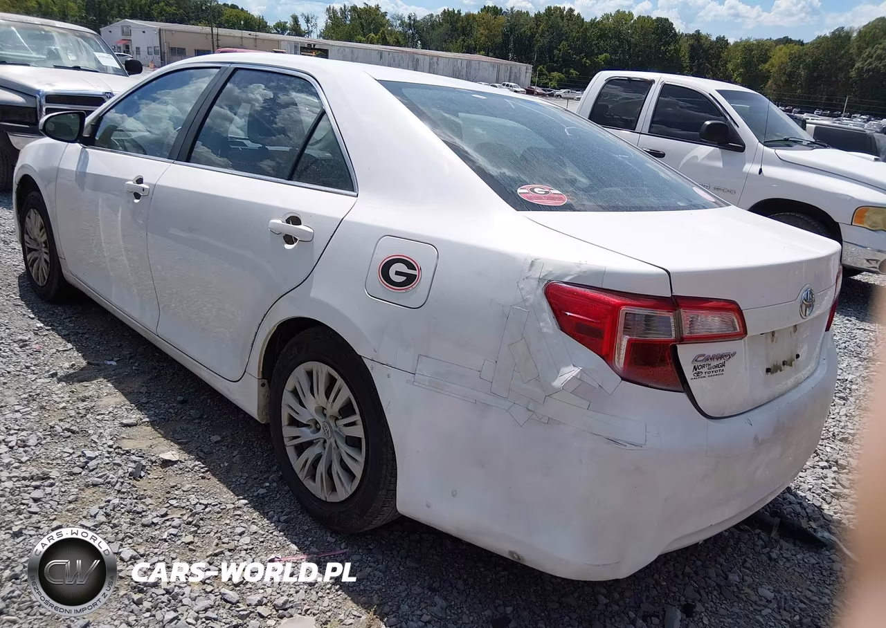 2014 Toyota Camry L VIN:4T1BF1FK5EU868366 - 3