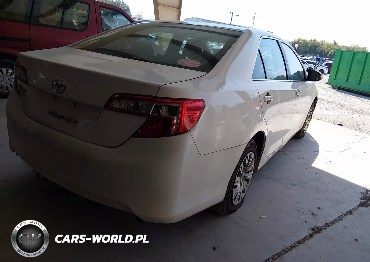 2014 Toyota Camry L VIN:4T1BF1FK5EU868366 - 4