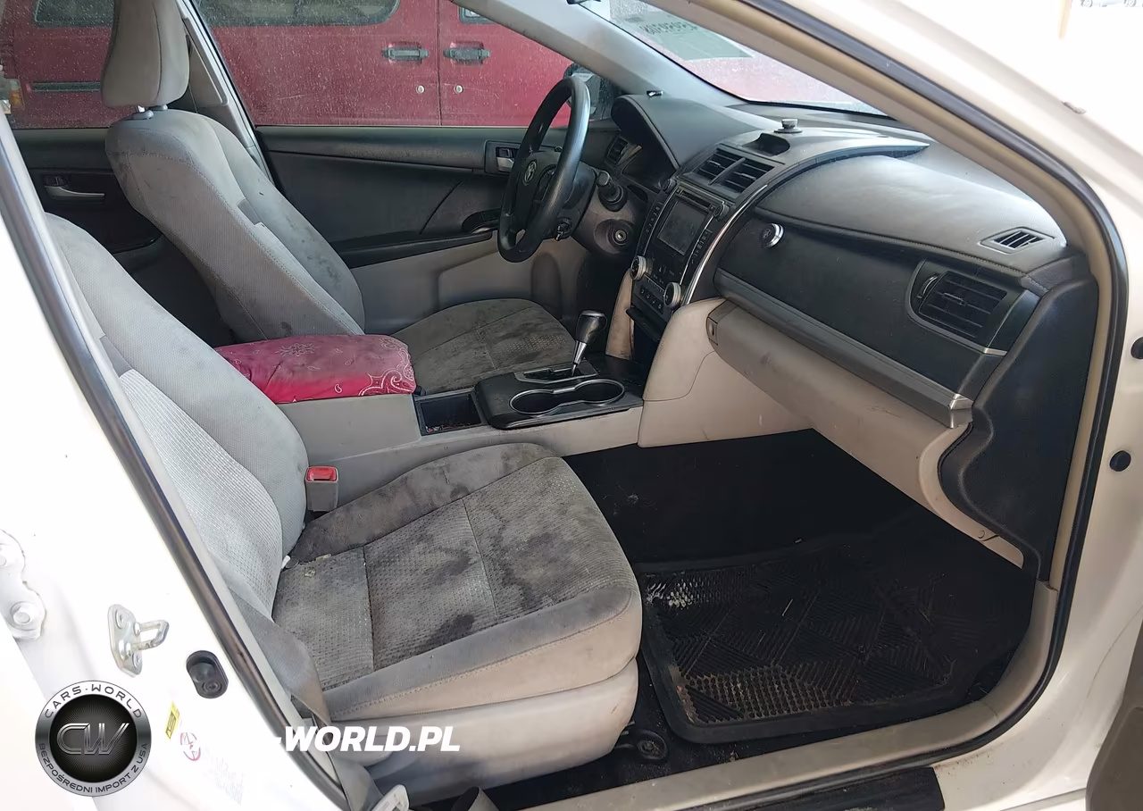 2014 Toyota Camry L VIN:4T1BF1FK5EU868366 - 5