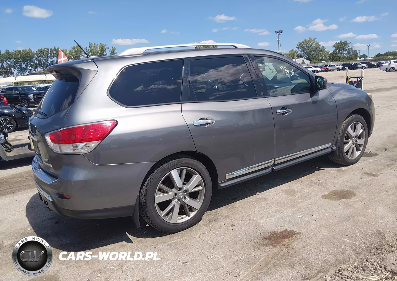 2015 Nissan Pathfinder Platinum VIN:5N1AR2MMXFC631182 - 4