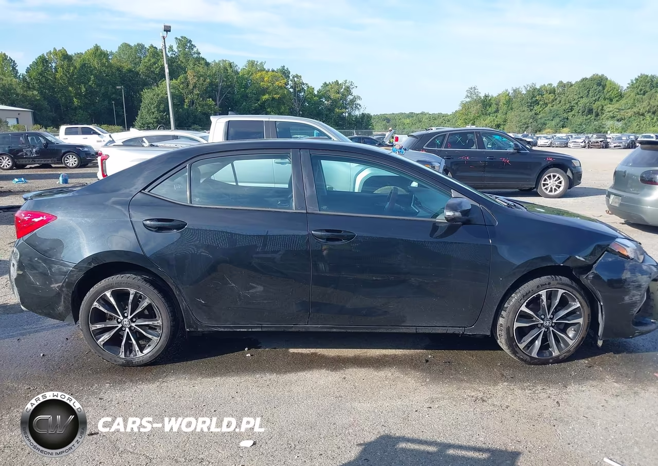 2018 Toyota Corolla Se VIN:2T1BURHE9JC077555 - 13