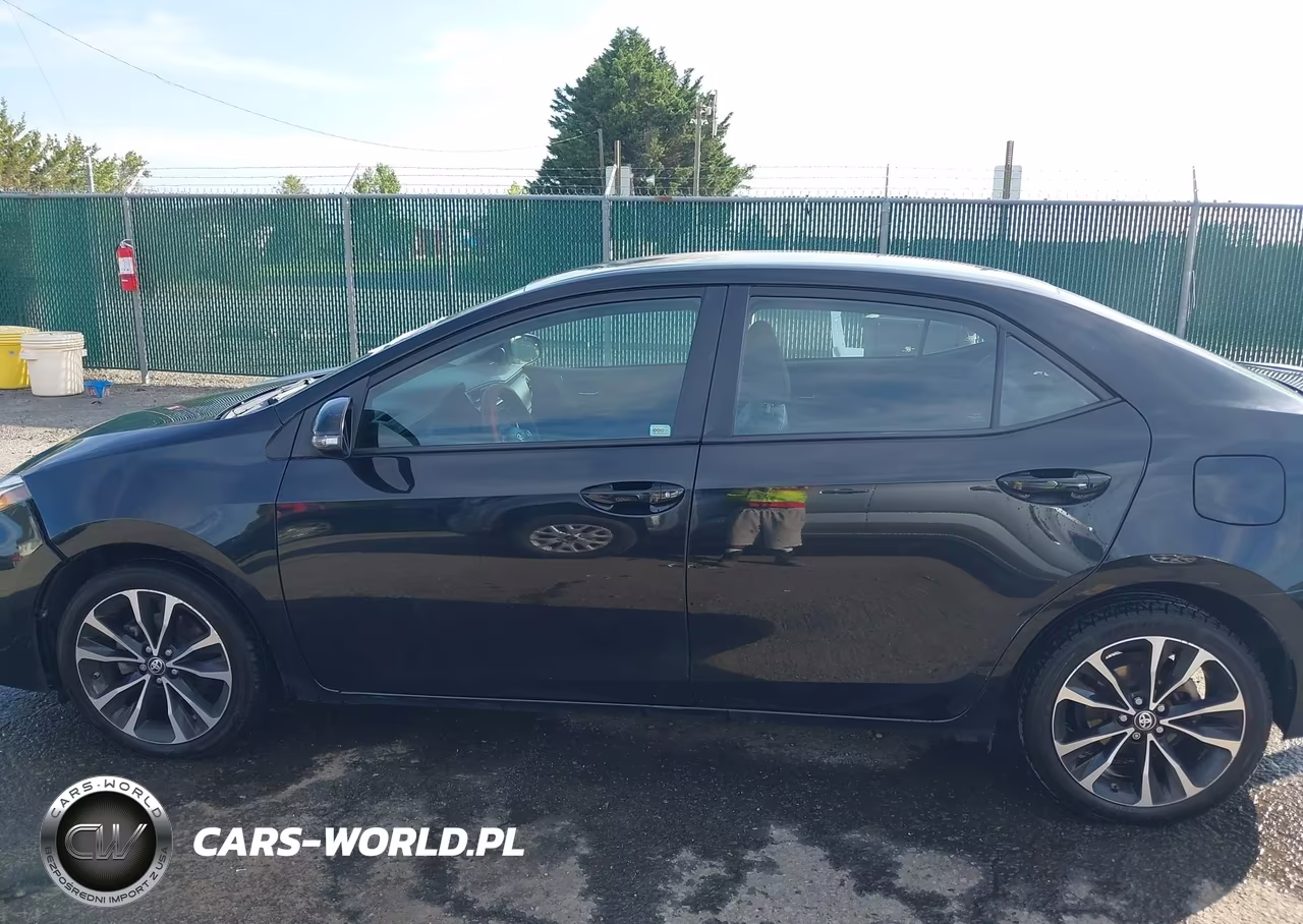2018 Toyota Corolla Se VIN:2T1BURHE9JC077555 - 14