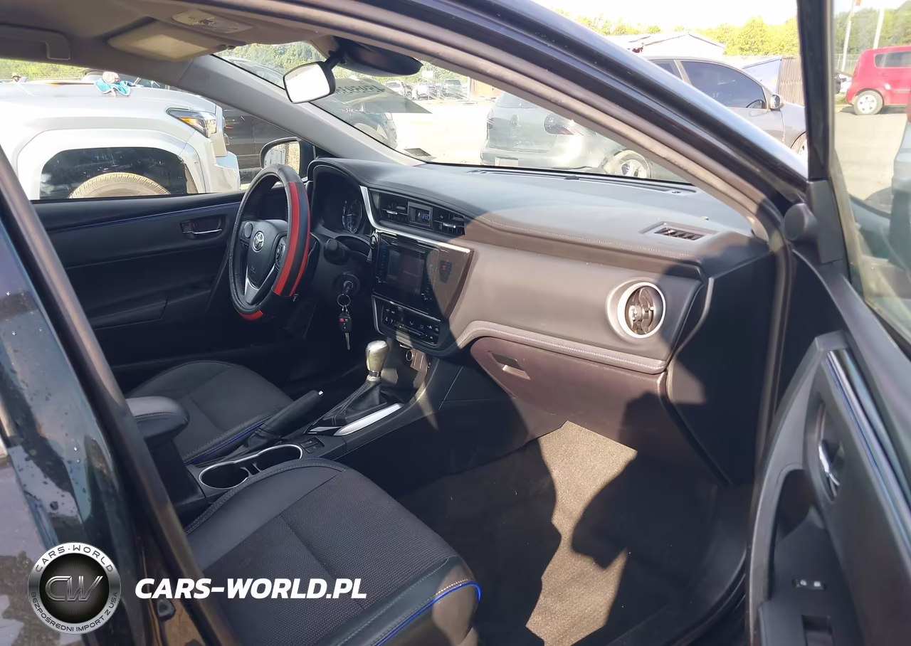 2018 Toyota Corolla Se VIN:2T1BURHE9JC077555 - 5