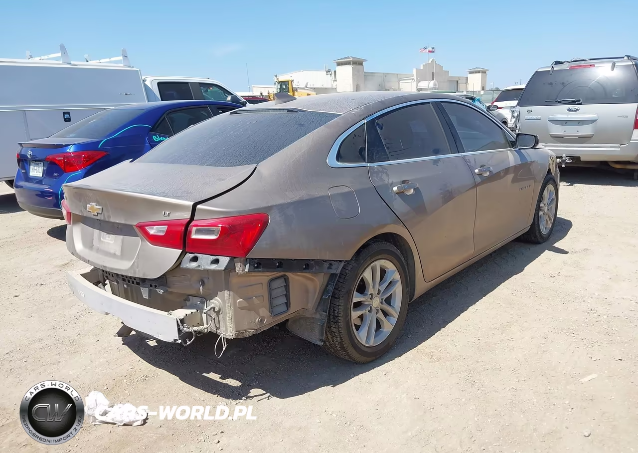 2018 Chevrolet Malibu Lt VIN:1G1ZD5ST8JF232028 - 4