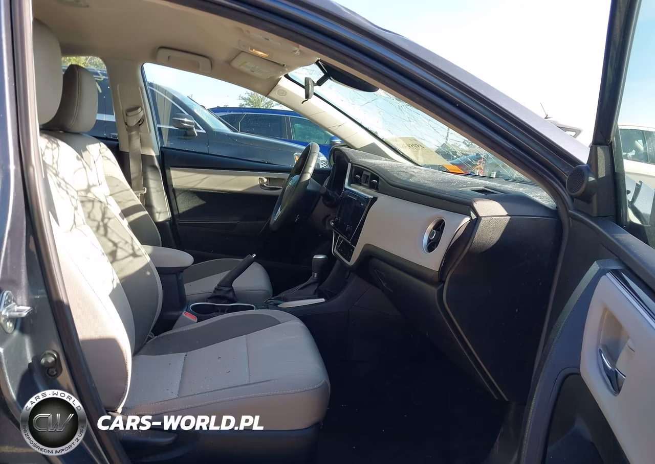 2017 Toyota Corolla Le VIN:2T1BURHE3HC935841 - 5