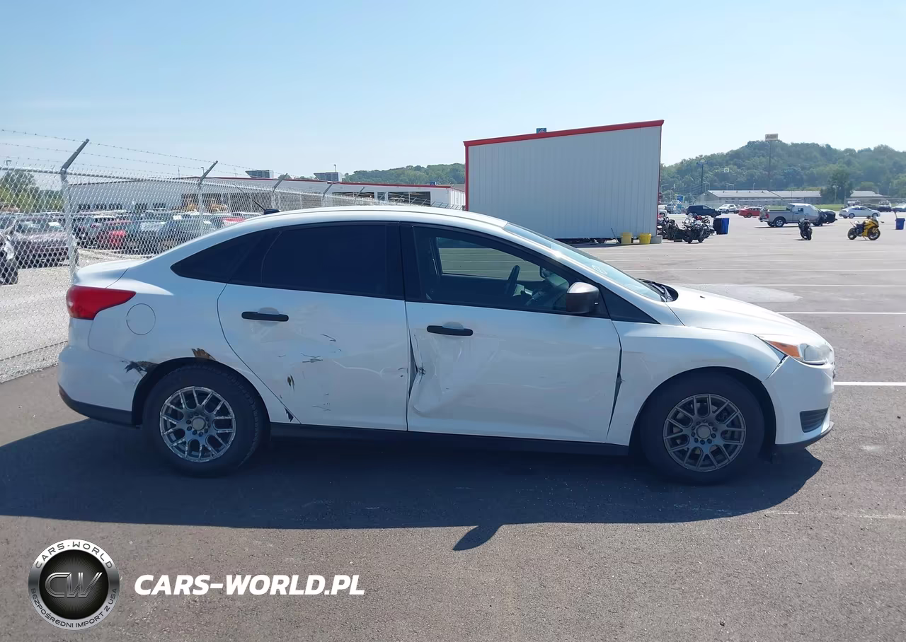 2017 Ford Focus S VIN:1FADP3E29HL257943 - 10