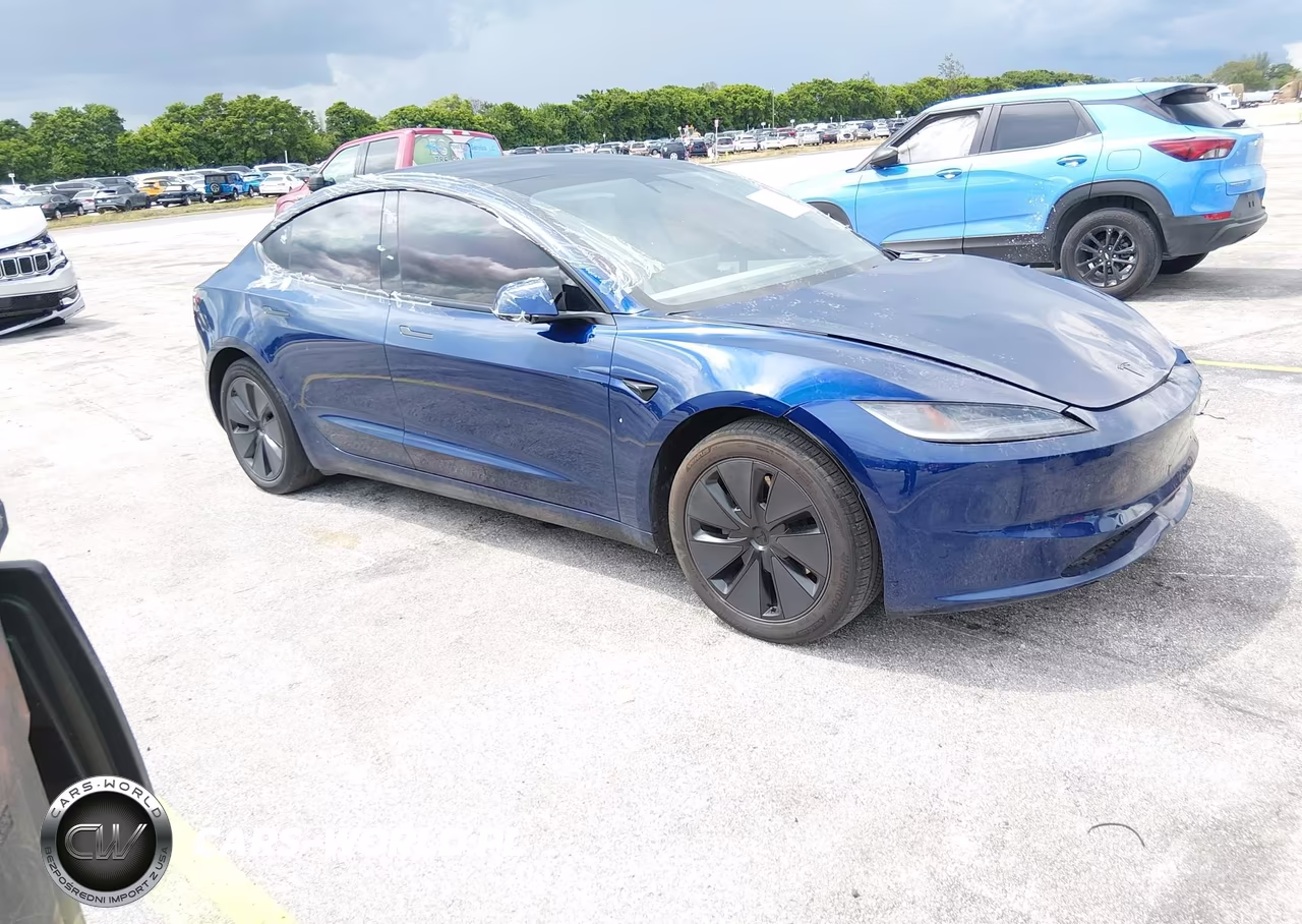 2026 Tesla Model 3 Premium Rear-Wheel Drive-Rear-Wheel Drive – zdjęcie 1 z 18