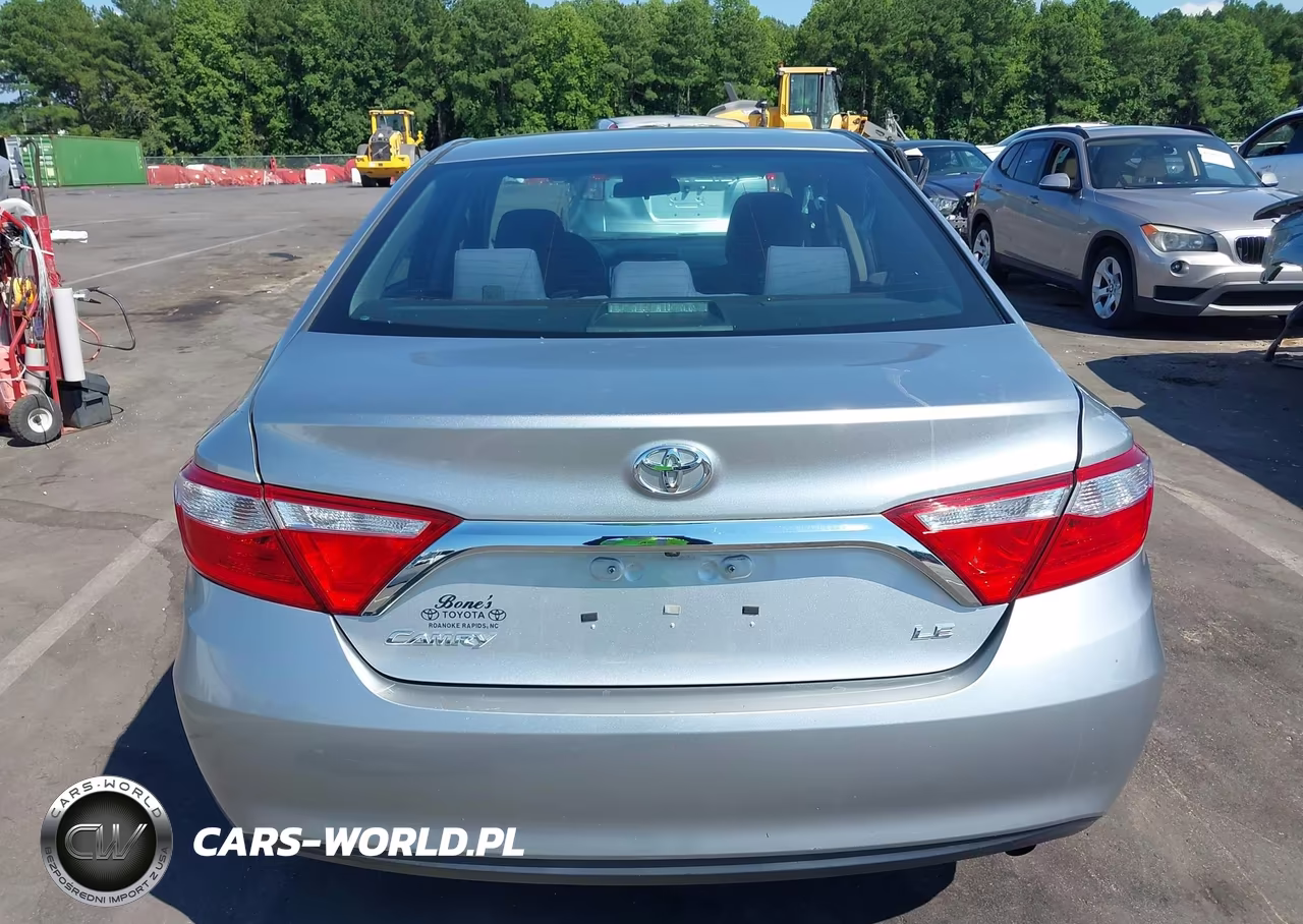 2016 Toyota Camry Le VIN:4T1BF1FK3GU175332 - 16