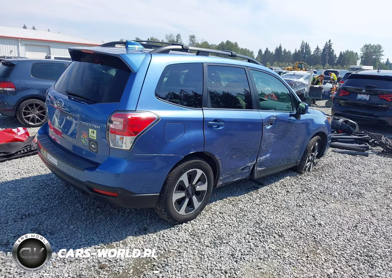 2018 Subaru Forester 2.5I Premium VIN:JF2SJAEC0JH515891 - 4