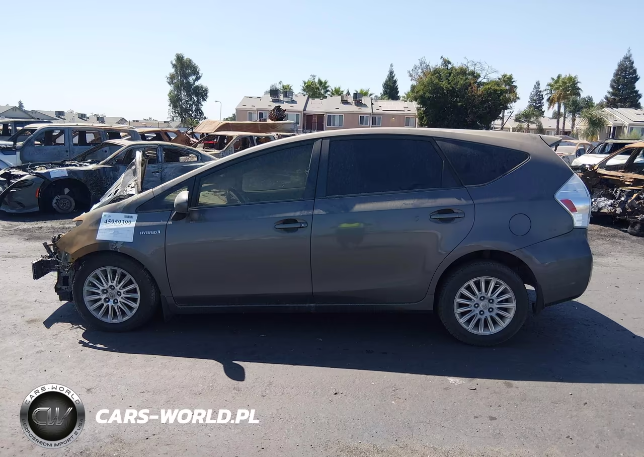 2014 Toyota Prius V Three VIN:JTDZN3EU6EJ000267 - 13