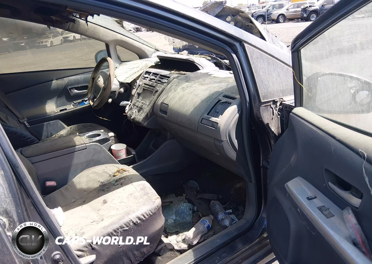 2014 Toyota Prius V Three VIN:JTDZN3EU6EJ000267 - 5