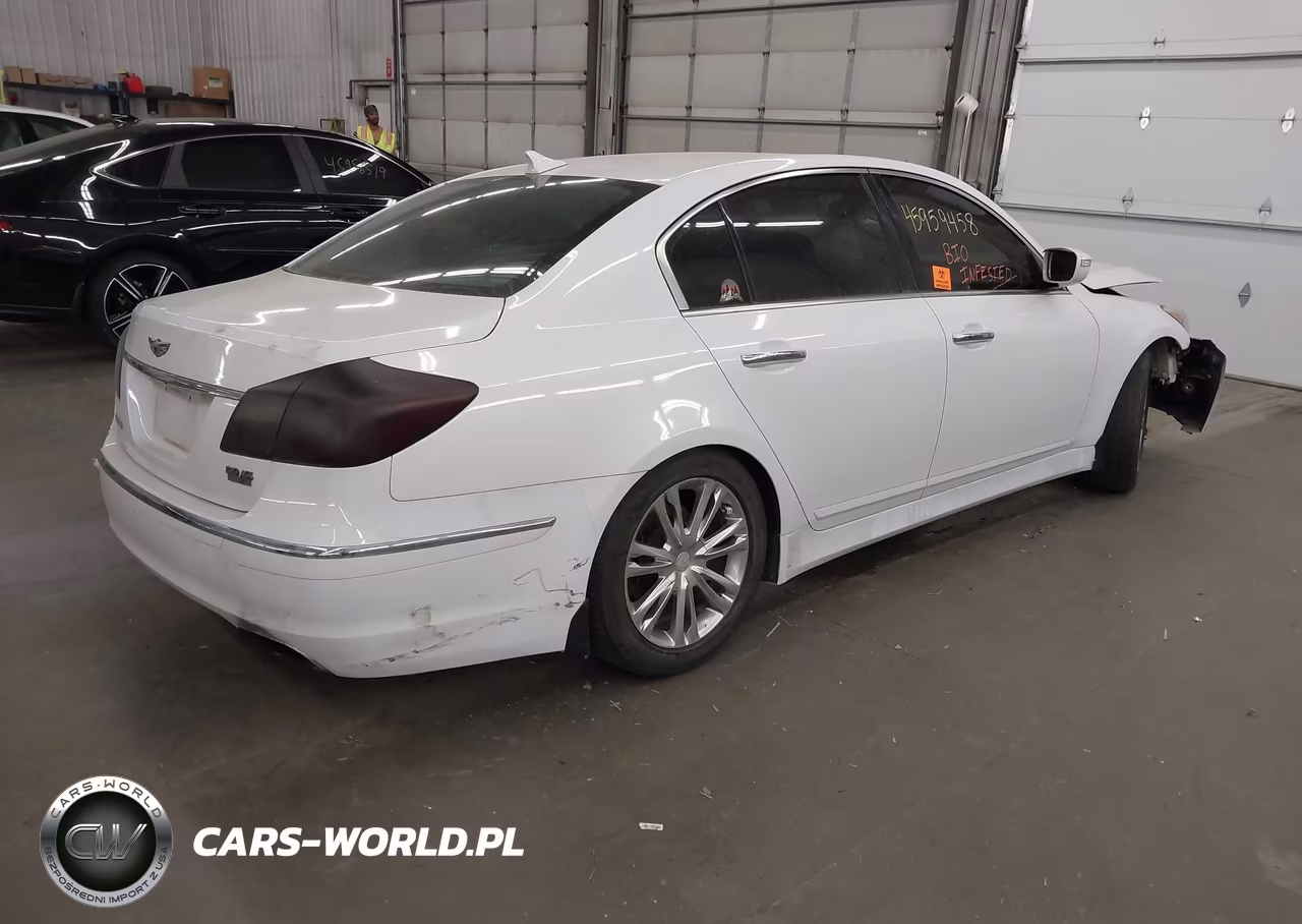 2014 Hyundai Genesis 3.8 VIN:KMHGC4DD7EU260644 - 4