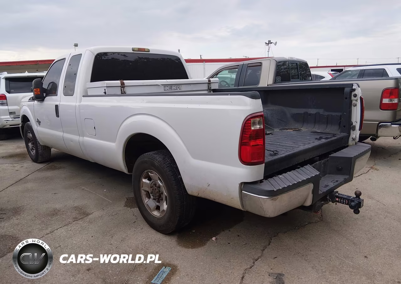 2011 Ford F-250 Xlt VIN:1FT7X2AT0BEA63930 - 3