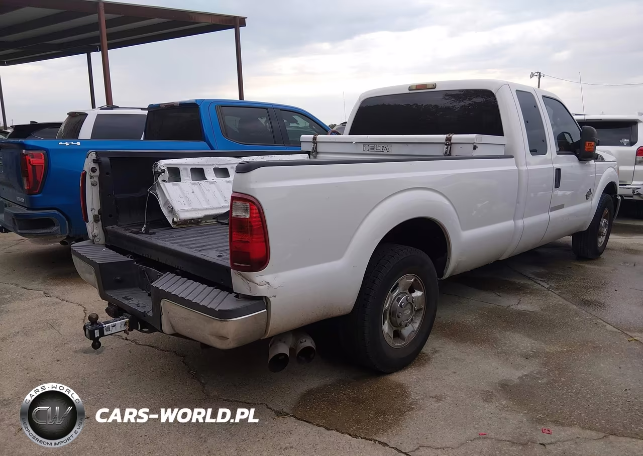 2011 Ford F-250 Xlt VIN:1FT7X2AT0BEA63930 - 4