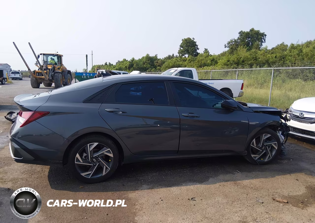 2025 Hyundai Elantra Sel Sport VIN:KMHLM4DGXSU934870 - 13