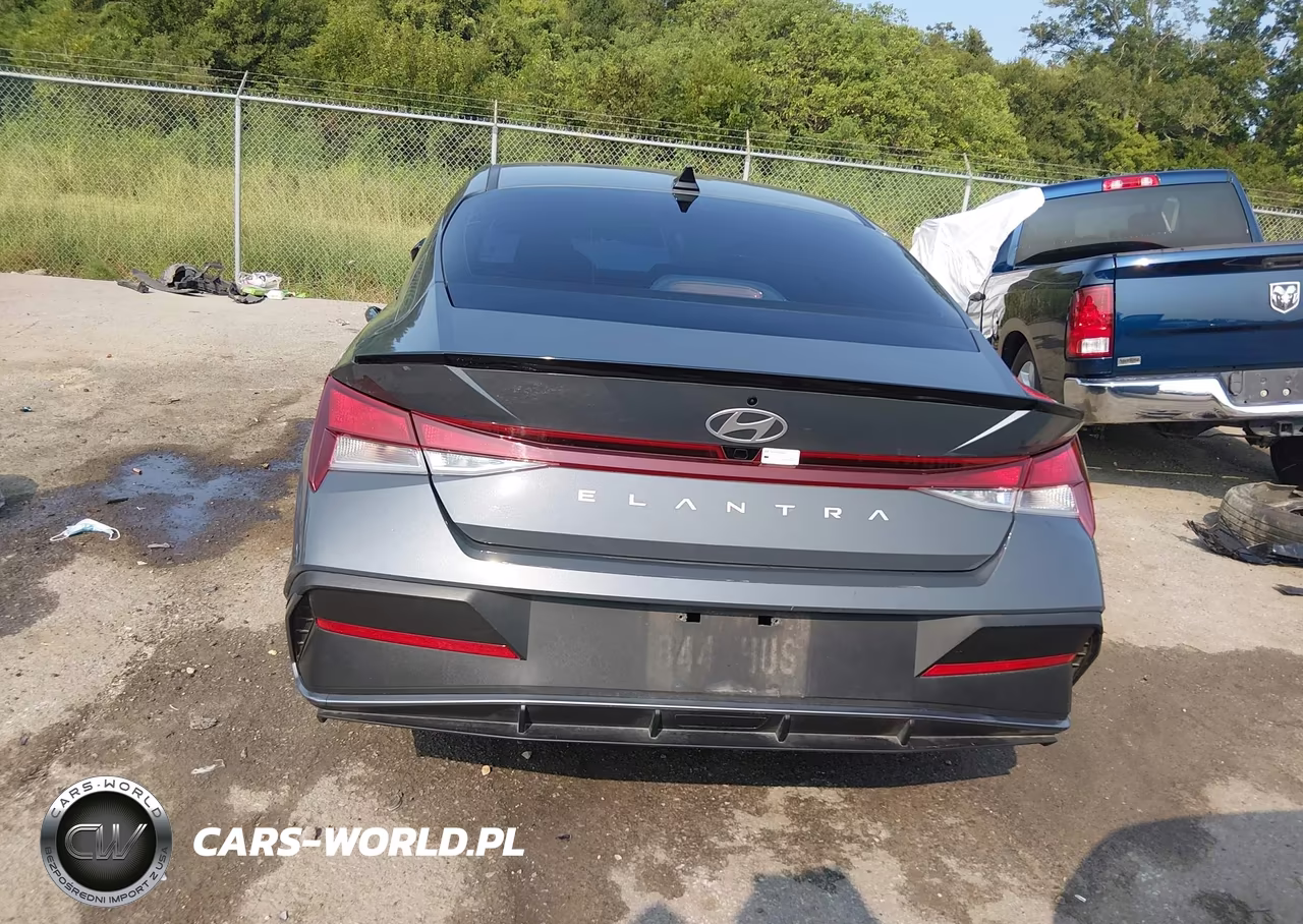 2025 Hyundai Elantra Sel Sport VIN:KMHLM4DGXSU934870 - 16