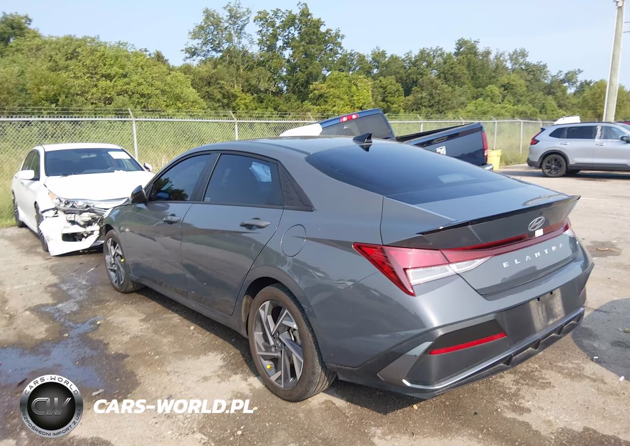 2025 Hyundai Elantra Sel Sport VIN:KMHLM4DGXSU934870 - 3